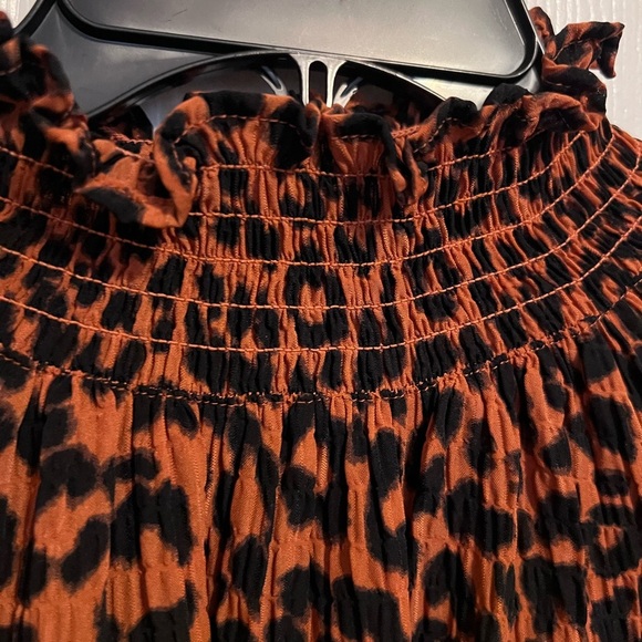 LOFT Leopard Print Smocked Blouse Size S - Picture 7 of 9